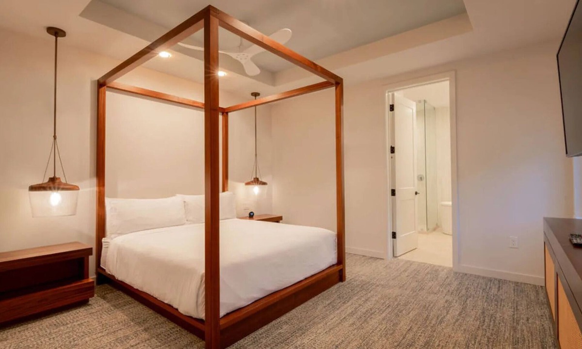 Florida Central Atlantic Coast Hotel | Evermore Orlando | 10 Bedroom House | Private Media Theater