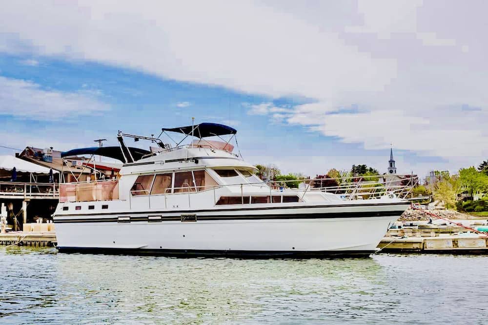 Damariscotta Boat Rental | Experience the Magic of Sleeping Your Own Private Yacht in Damariscotta, Maine
