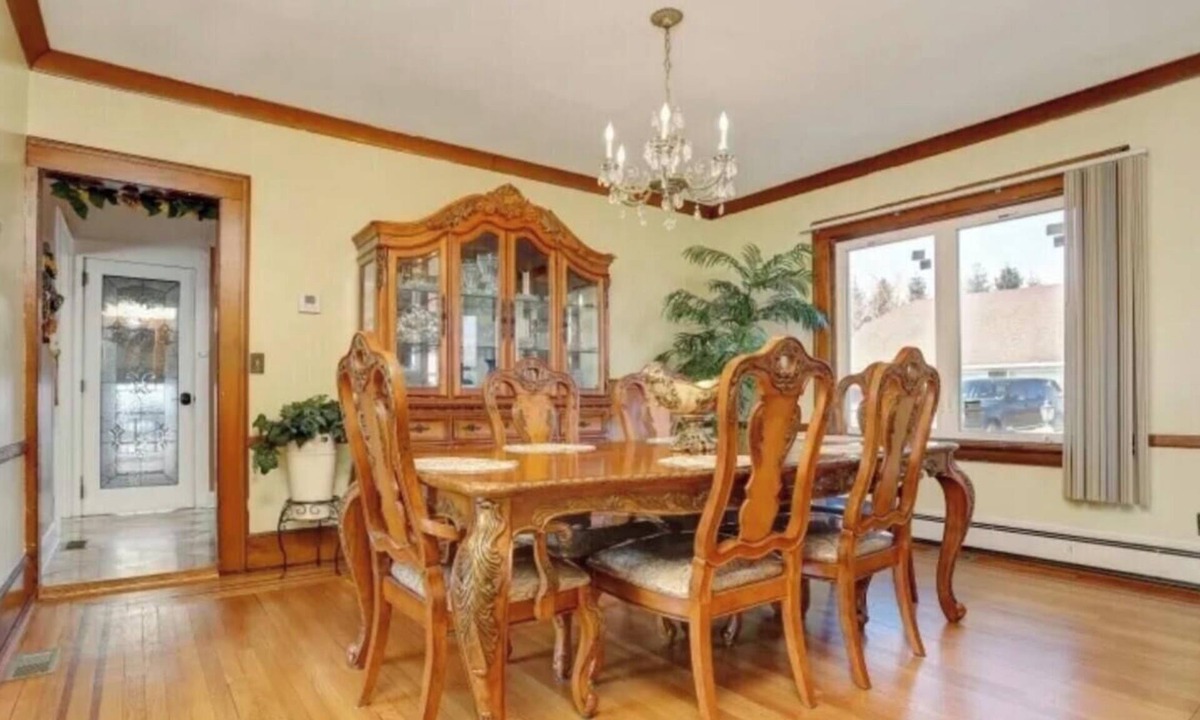 Clifton House | MAJOR INTERNATIONAL SPORTING EVENT , BEAUTIFUL 4 br. HOUSE RENTAL in CLIFTON NJ.
