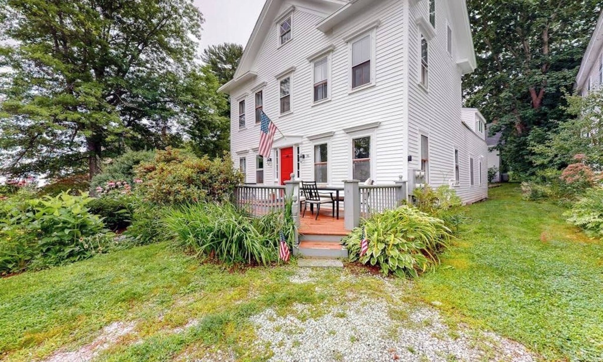 Castine House | Friendly home with our separate condos & free WiFi in the heart of downtown