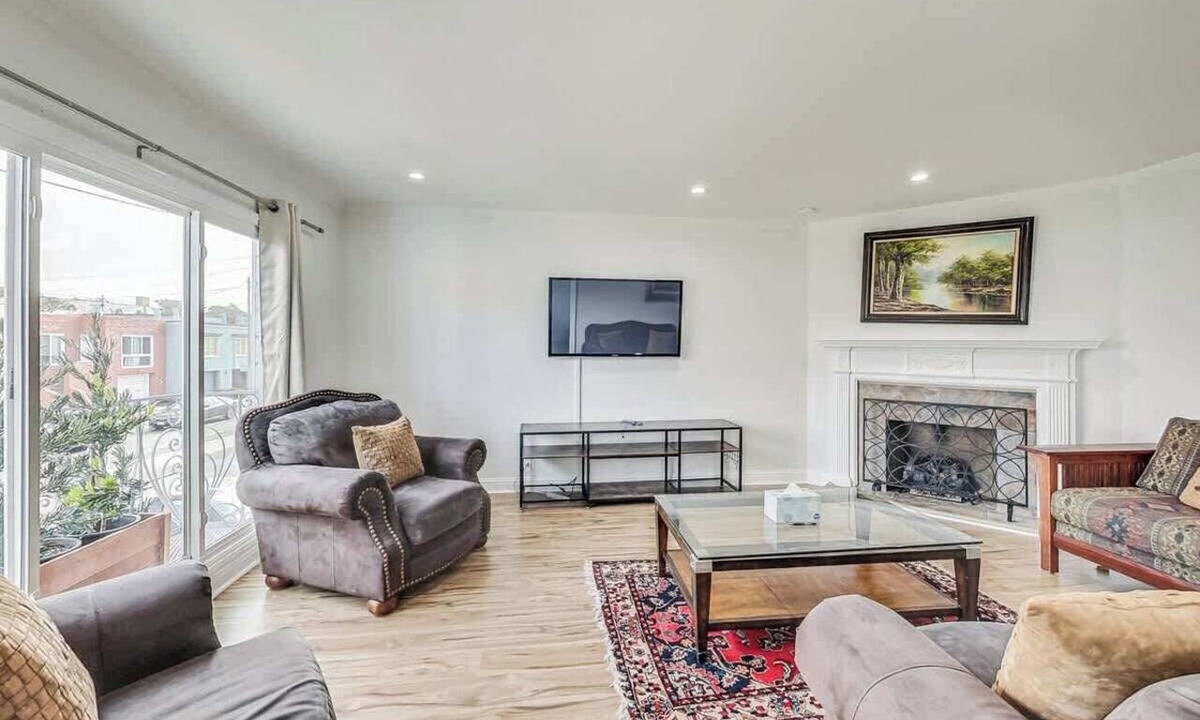 Parkside House | Gorgeous 3br/1ba home near Ocean Beach