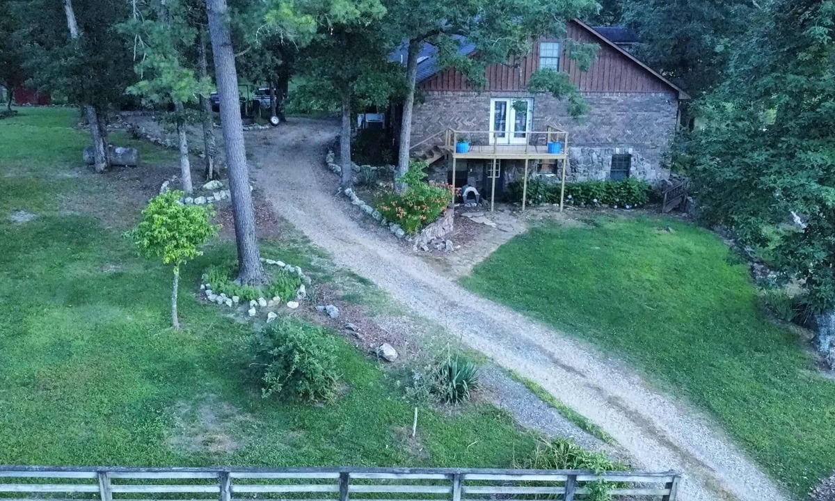 Hatfield House | Granny & Pap’s place, 3 bedroom retreat in the heart of the Ouachita mountains