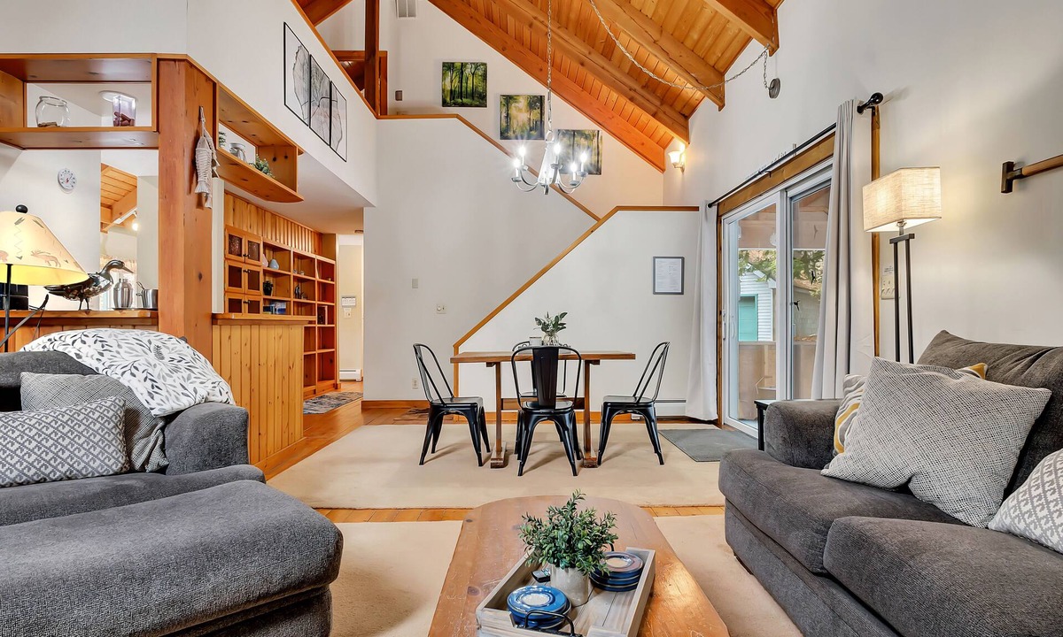 Hadley House | Great Sacandaga Waterfront Retreat