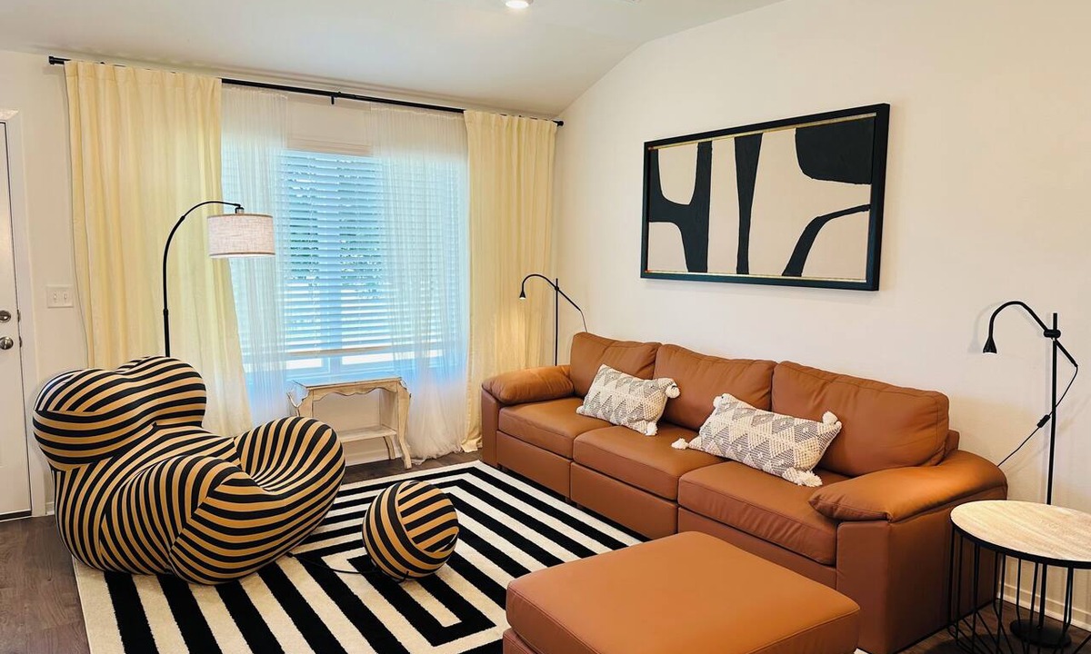 Siloam Springs House | Green Pastures - Another Blessing House