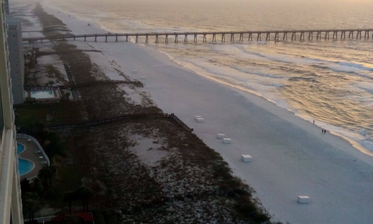 Navarre Beach Condo | Gulf Front! Pool! 3 En-suites! Million Dollar View! Pool! Free Beach Service!
