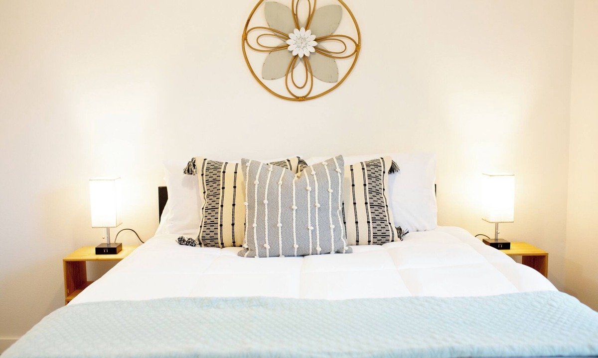 Capital View Apartment | Heartwarming 2BR Unit: Near UAMS, Little Rock!