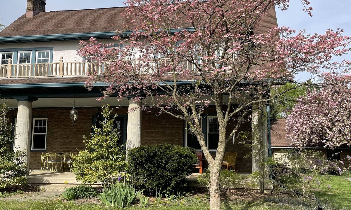 Halltown House | Hidden Gem Charles Town Harpers Ferry location