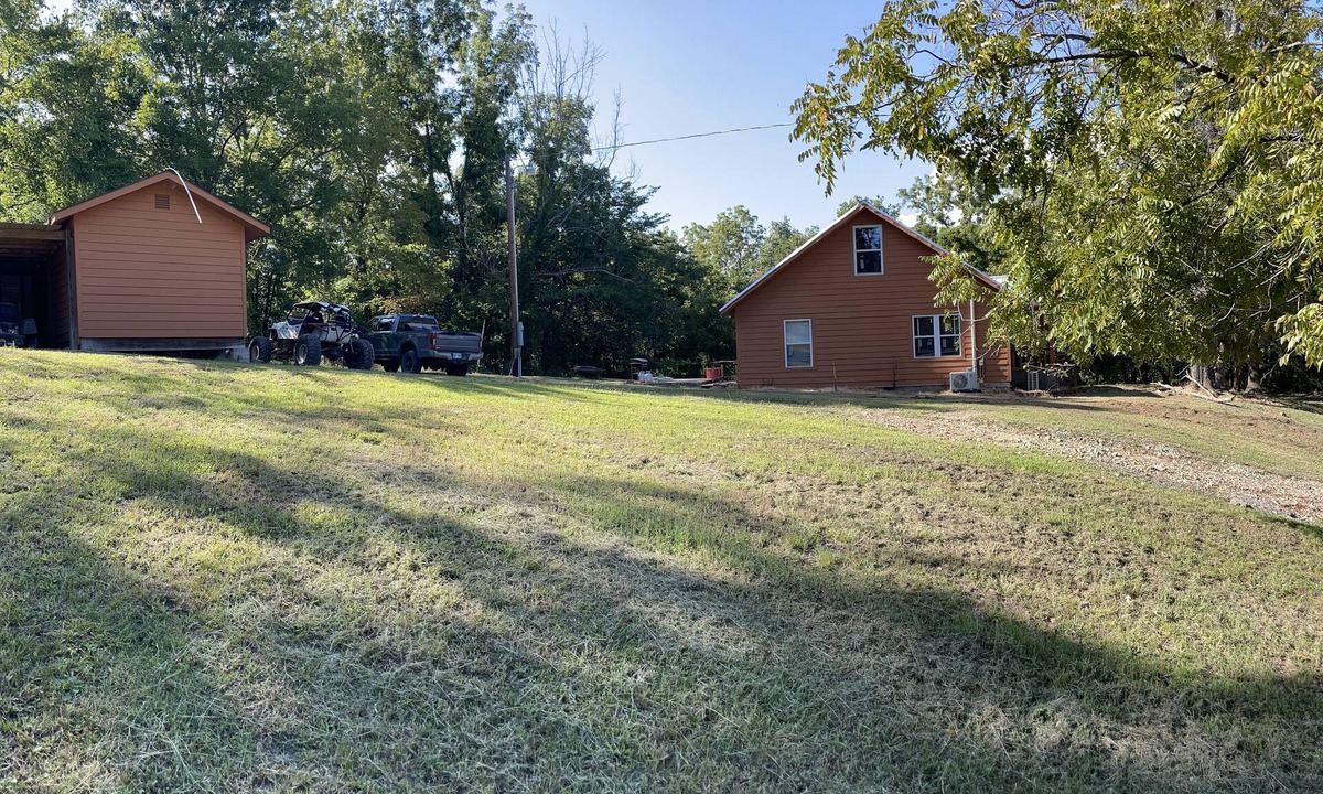 Mayes County House | House on 80 acres that connect into the off road park! Extra cabins available.