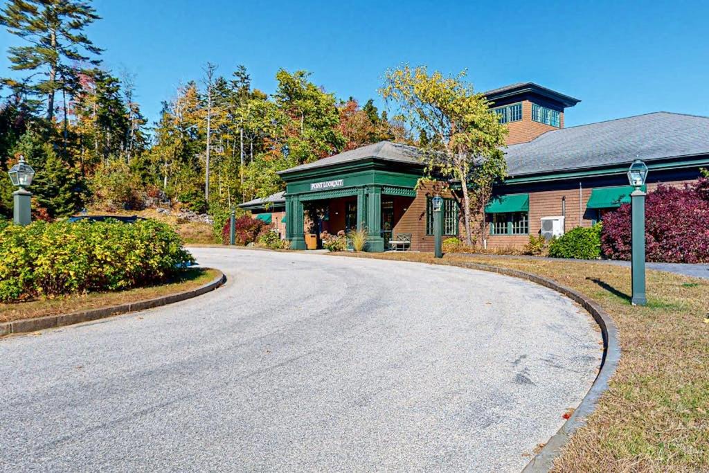 Northport House | Idyllic three-bedroom dog-friendly cabin w/full kitchen, fireplace & hiking