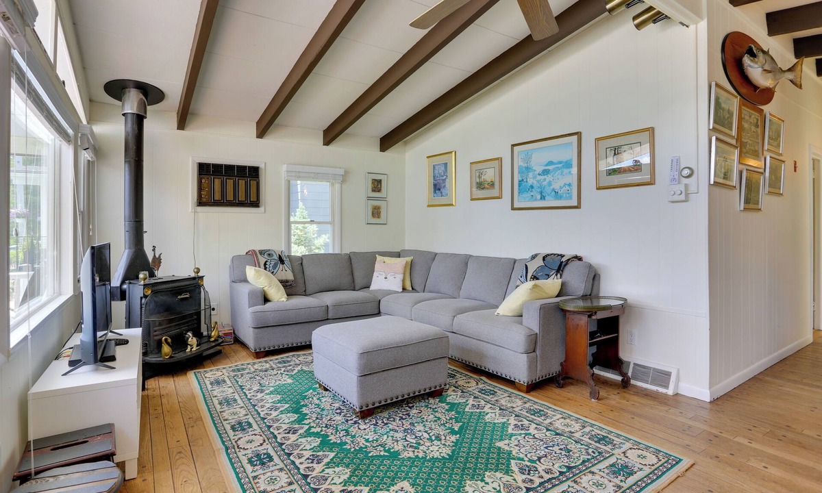 Kauneonga Lake House | Kauneonga Lake Getaway! 3 Mi to Bethel Woods