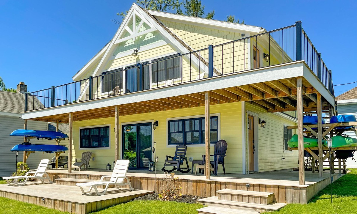 Sylvan Beach House | Kayak Shack: Waterfront, 2nd Floor, Boat Dock, In the Heart of Downtown