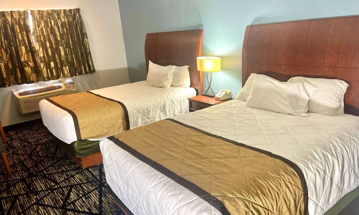 Paxinos Hotel | Knights Inn Paxinos