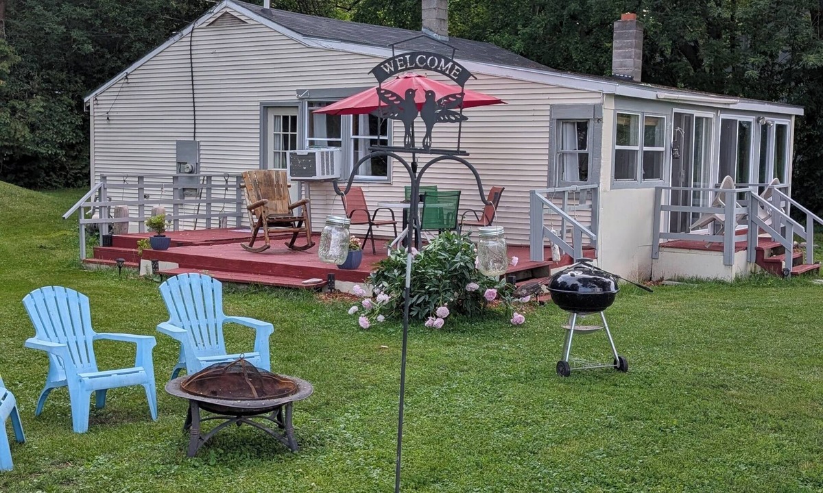 Malletts Bay House | Lake Champlain direct waterfront cottage on lovely Mills Point in Colchester Vt