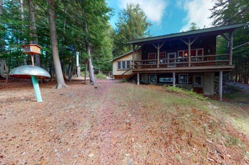 Beaver Cove House | Lakefront Cabin on a Double Lot w/500
