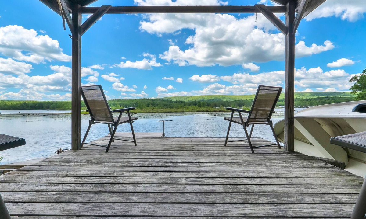 Lake Ariel House | Lakefront, Private Dock, Boats, Hot Tub, Game Room, Fire Pit, Fireplace -Family Friendly