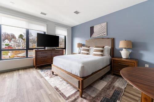 Haverhill Apartment | Landing Amazing Studio Pool Gym