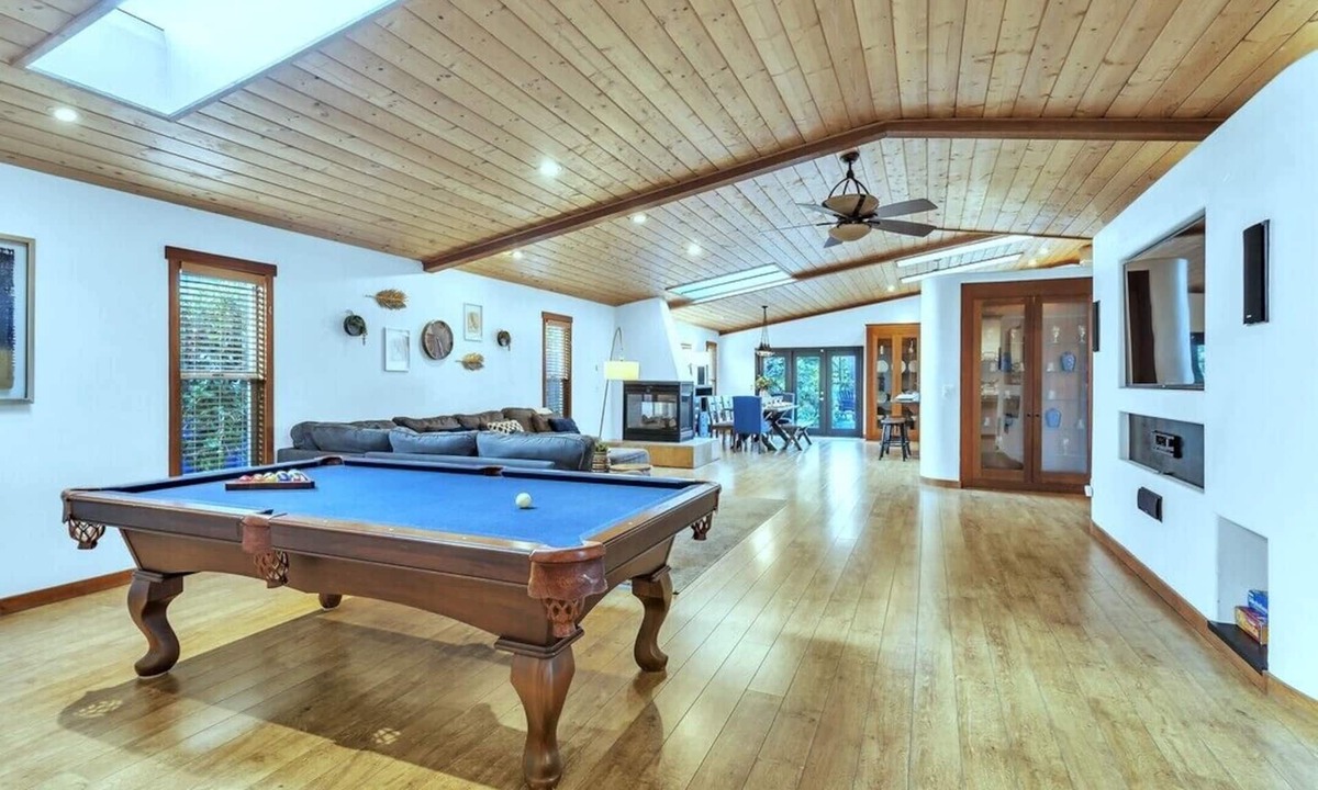 Linda Vista House | Large Open Plan Private Resort Home 10min to Beaches/Downtown 4BR/3Bth 2600SF