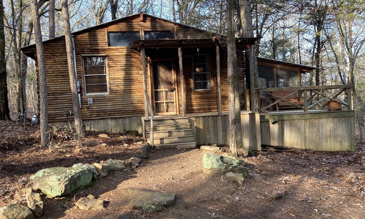 Morrilton Cabin | Little Piney Cabin at the Foothills of Petit Jean Mountain. Close to State Park