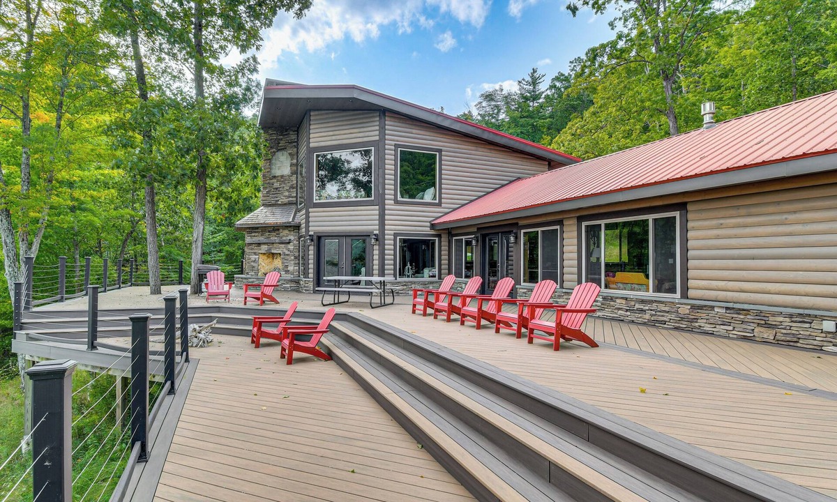 Cameron Cabin | Luxe Cabin Compound 4 Mi to Cameron State Forest!