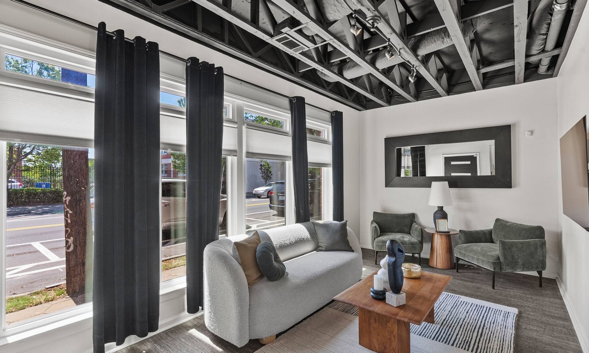 Castleberry Hill Condo | Luxury 2BR Condo on Peters St - Walk to FIFA & Mercedes-Benz Stadium