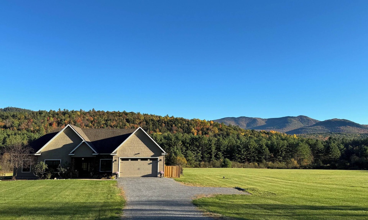 North Pole House | Luxury Adirondack Escape/120 PRIVATE Acres, MINUTES to Whiteface, Pet Friendly