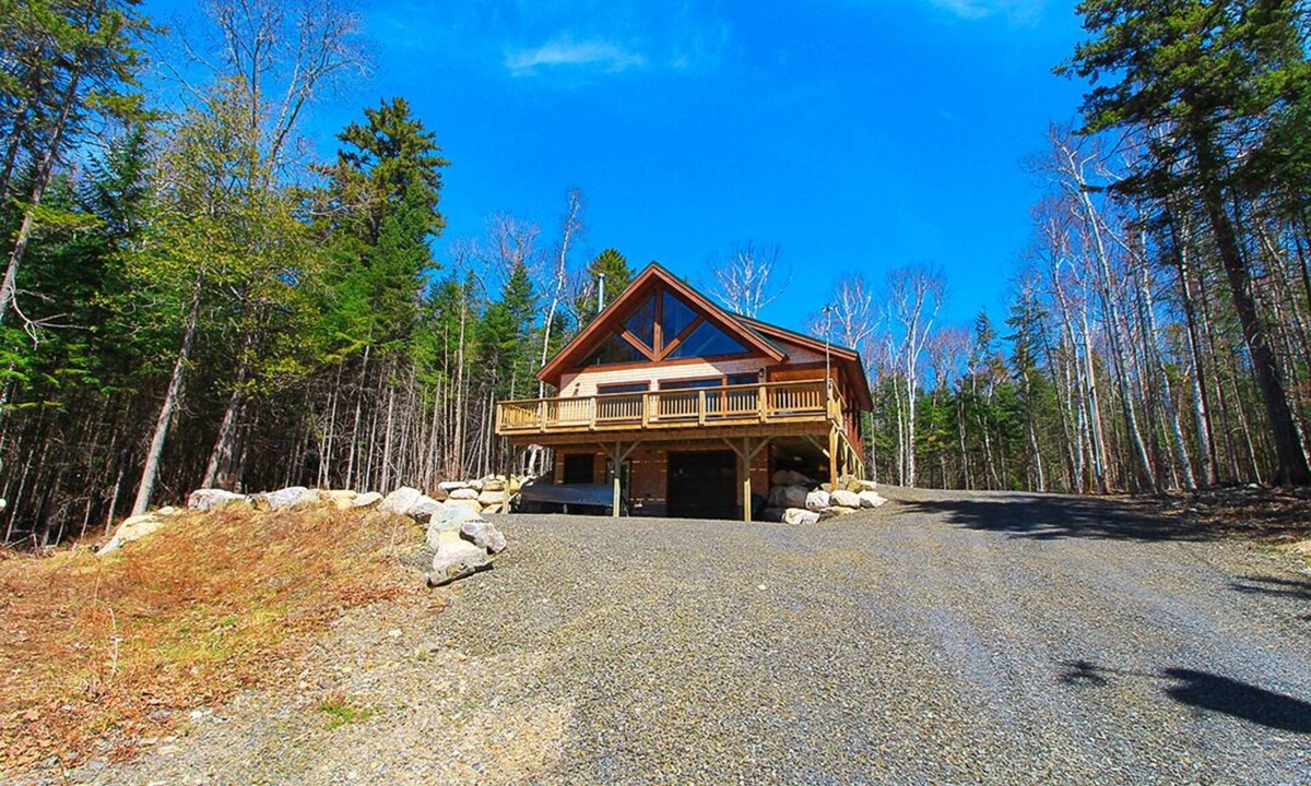 Rangeley Plantation House | Maine Land - Newly decorated and beautiful home along the Birches Beach Road!