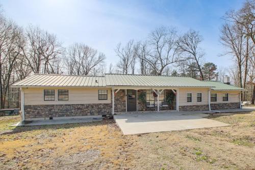 Benton House | Meech Legacy House | Southern Charm & Cozy Comfort