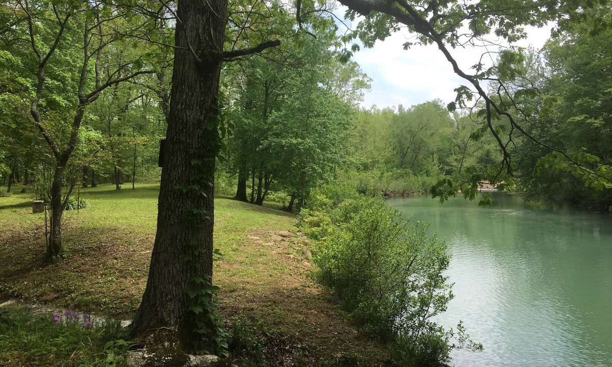 Smithville Cabin | Merging Waters - Native Stone, couples cabin in the Ouachita Mts-with STARLINK