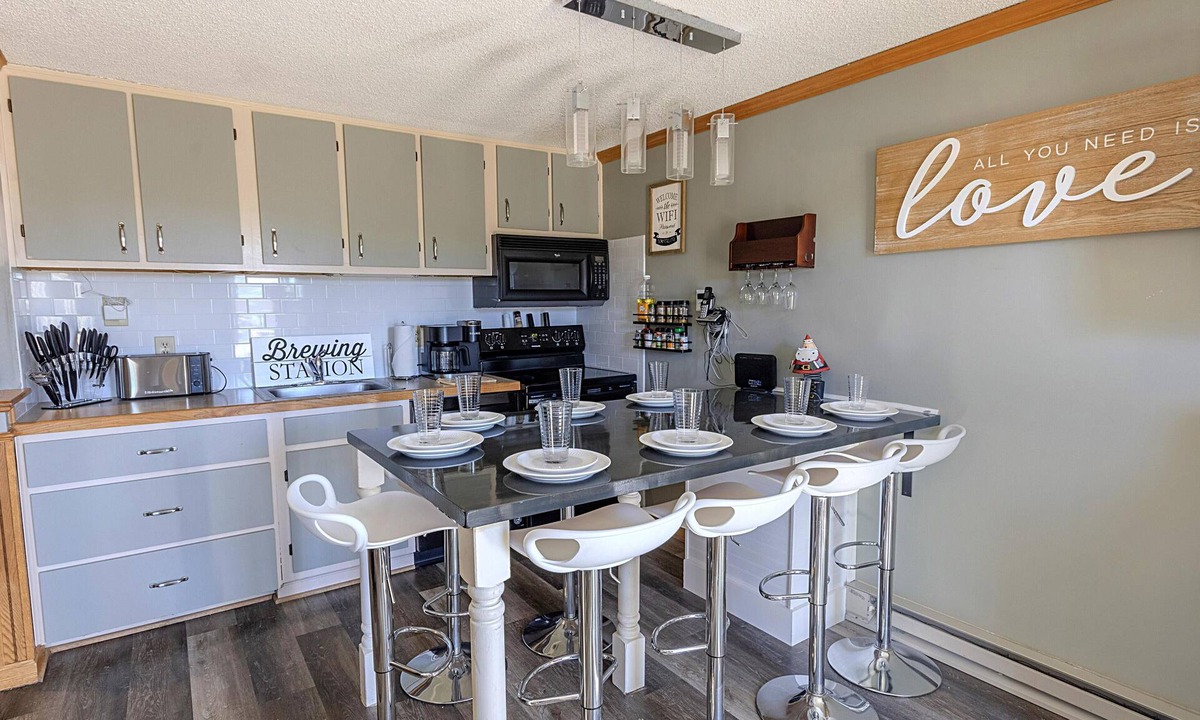 Edray Condo | ML 125 | High Elevation, Cool Comfort, Endless Adventure
