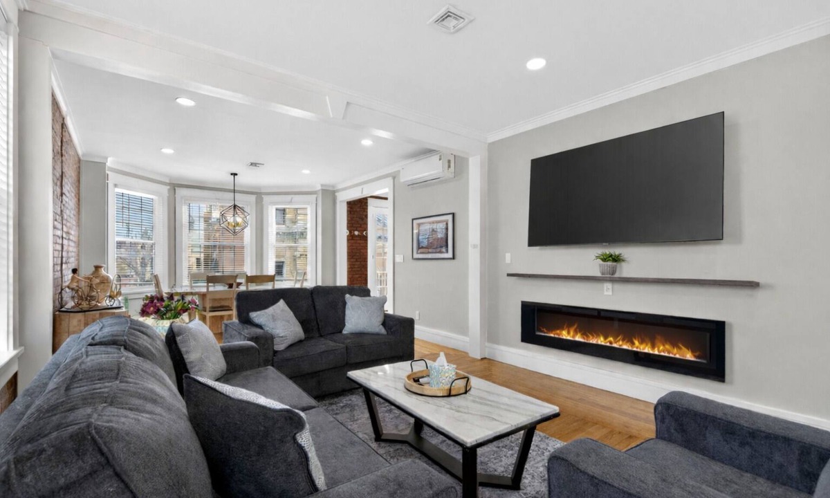 Cohoes Apartment | Modern 2BR/2BA Near Saratoga Race Track, Troy, Albany & Hospitals/Sleeps 6