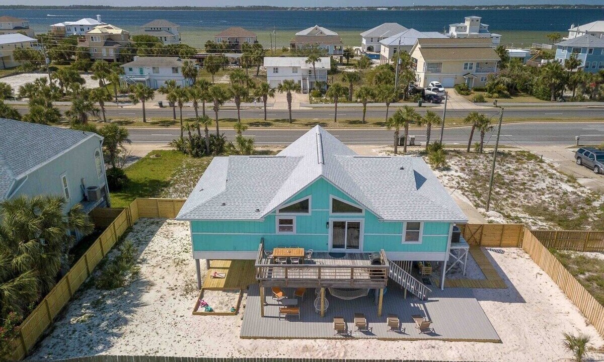 Toilla Segunda House | Modern Beach Oasis | Hot Tub + 2 Min Walk to Beach