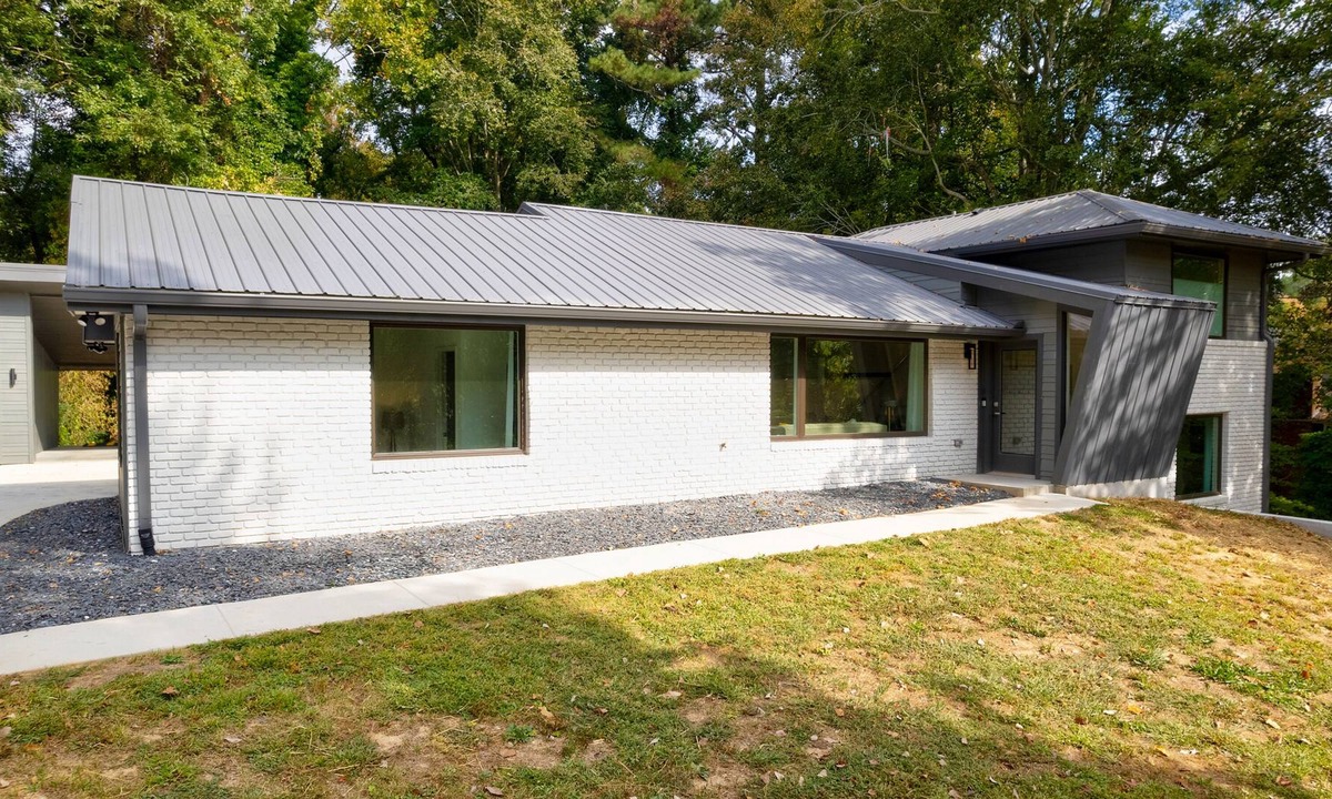 Atlanta House | Modern Comfort near Gateway Sandy Springs, North Buckhead and Chastain Park