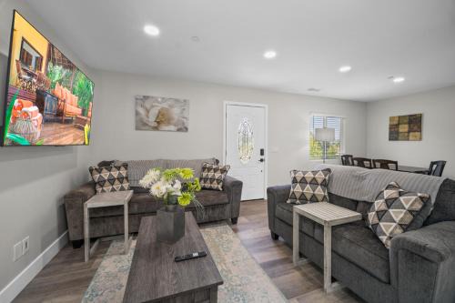 Casa de Oro-Mount Helix House | Modern Oasis New 2BR in La Mesa