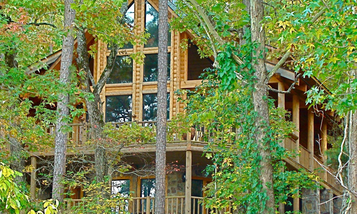 Bee Branch Cabin | Moon Shadow Lodge on Greers Ferry Lake Ozark Mountain Paradise in Arkansas