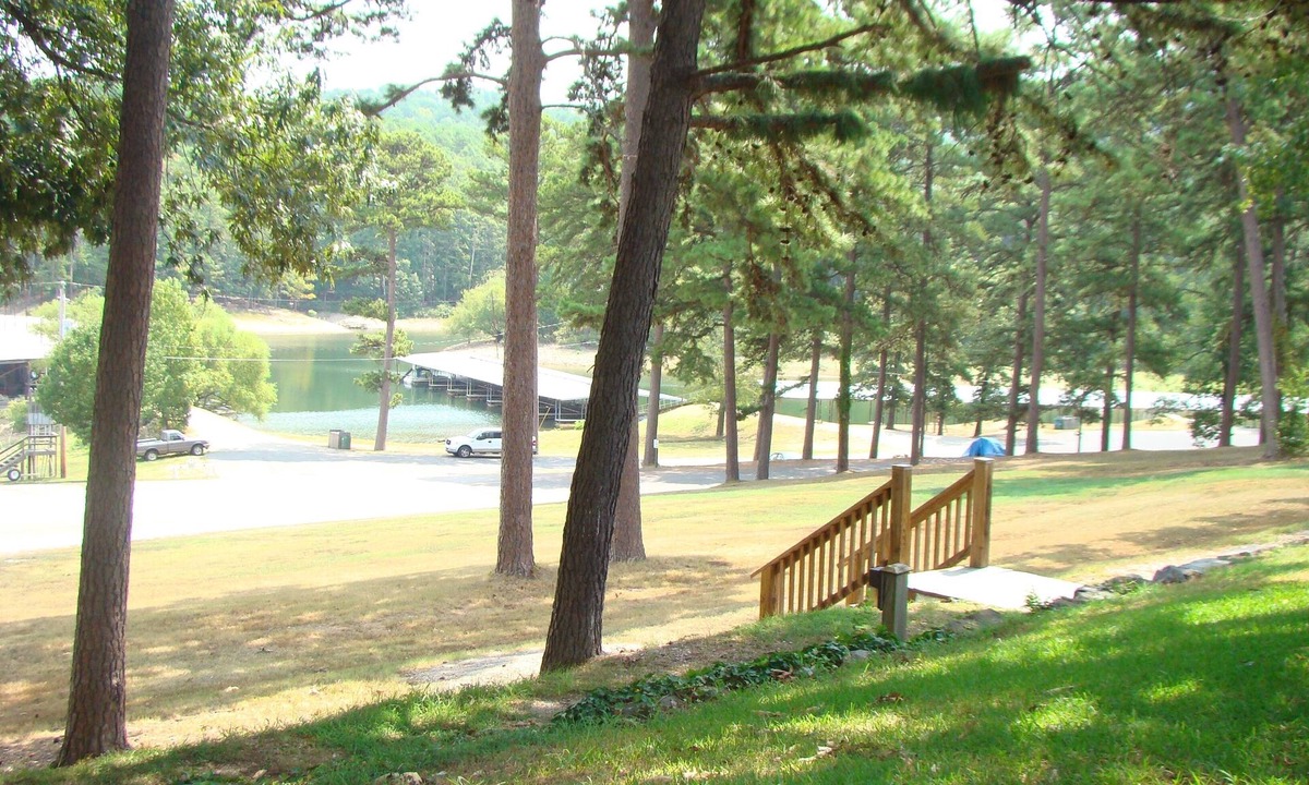 Mount Ida Hotel | Mountain Harbor Queen Guest Room on Lake Ouachita by RedAwning