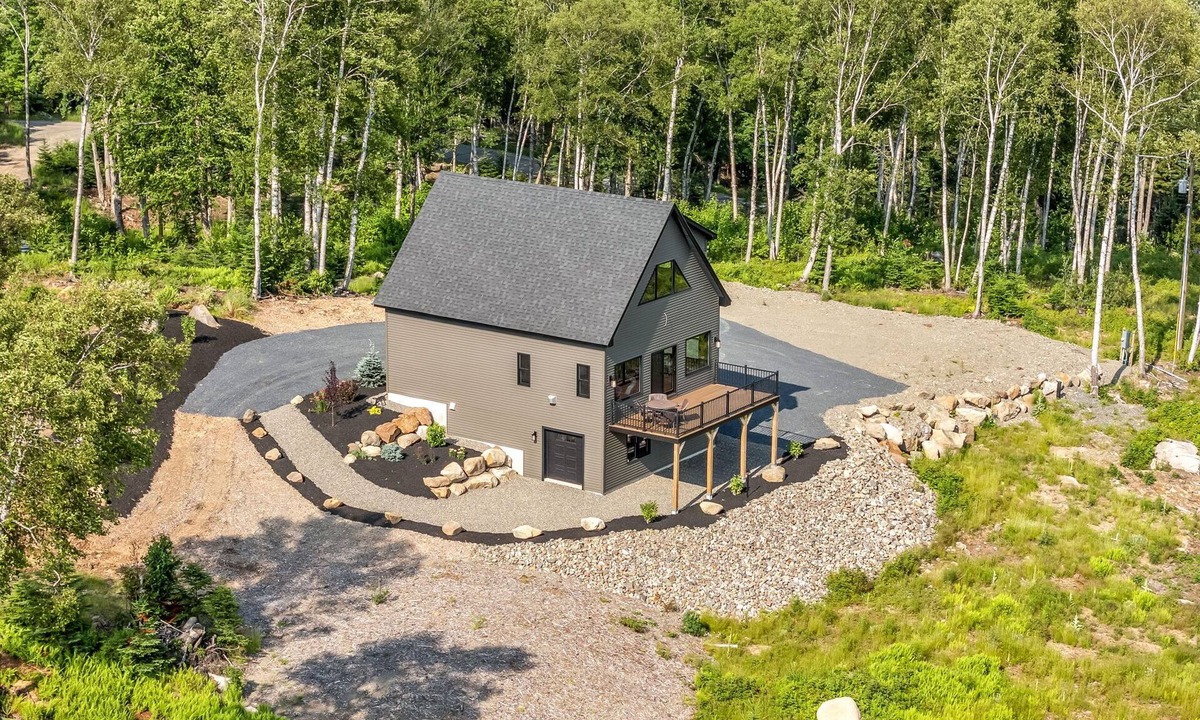 Rangeley House | Mountain/Lake Views - Close to Saddleback - Sleeps 9