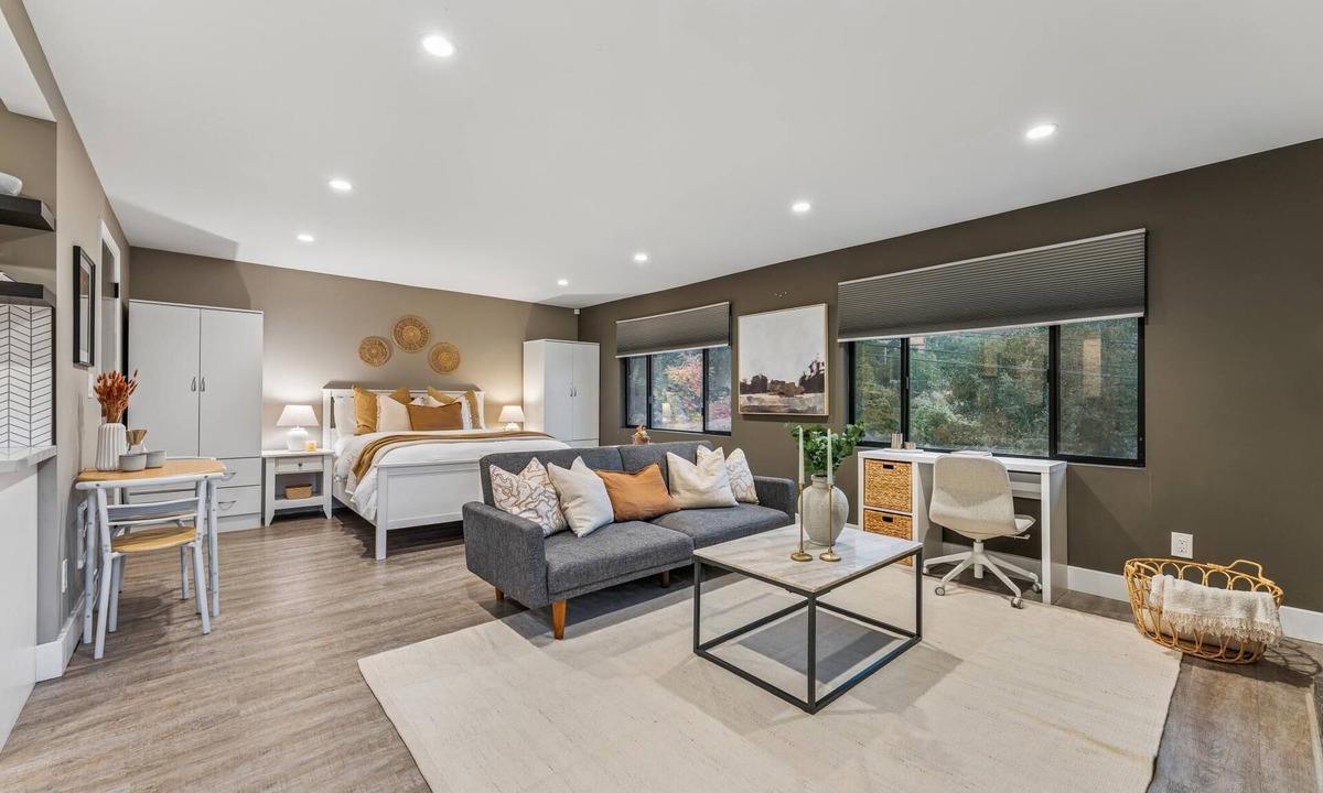 Woodminster Apartment | Newly Renovated Studio with AC in the Redwoods of Oakland