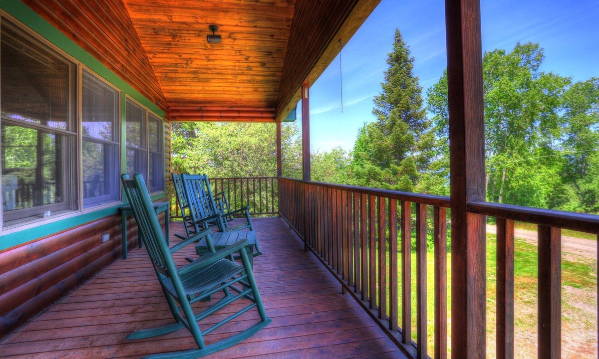 Rangeley Plantation House | Niboban Cabin 2 - Cute Niboban Cabin on Rangeley Lake!