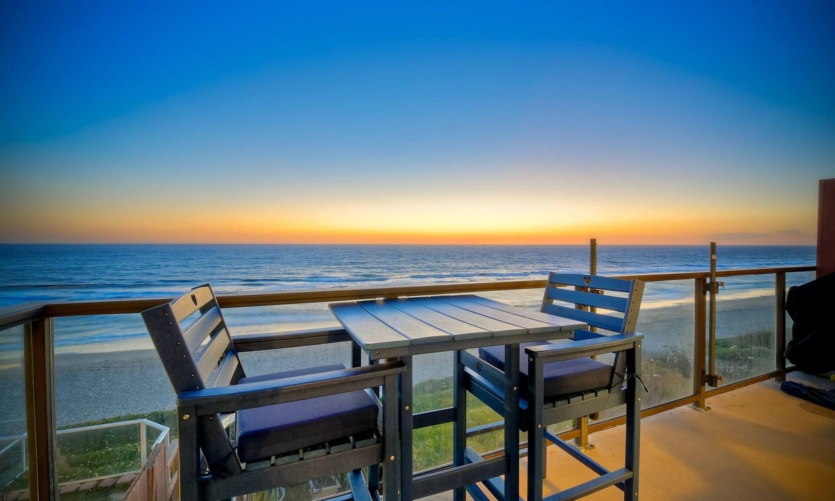 Carlsbad Village Condo | Oceanfront Condo | Private Balcony | Beach Access | Sunset Views