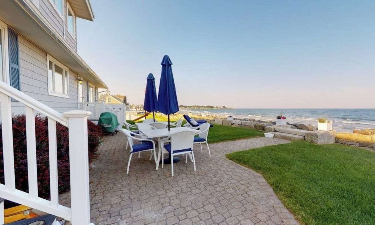 Rye House | Oceanfront Stunner w/Kayaks, Beach Gear, Fireplace, Amazing Water Views & Pond