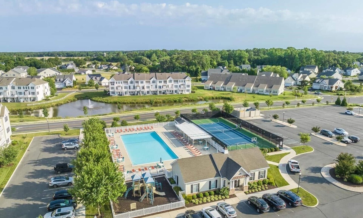 Rehoboth Beach House | One Level Rehoboth Beach Home with Amenities Parking Clean and Airy