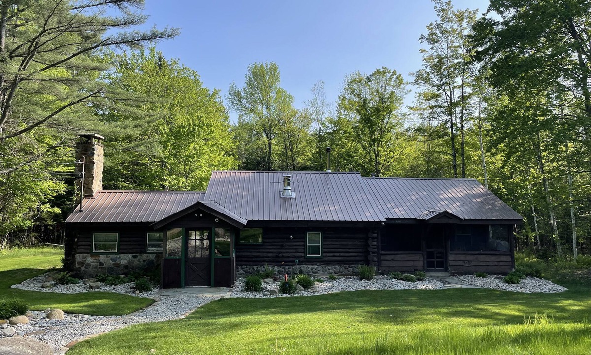 Olmstedville Cabin | Peaceful cabin minutes from Gore Mountain with wood stove, porch, firepit