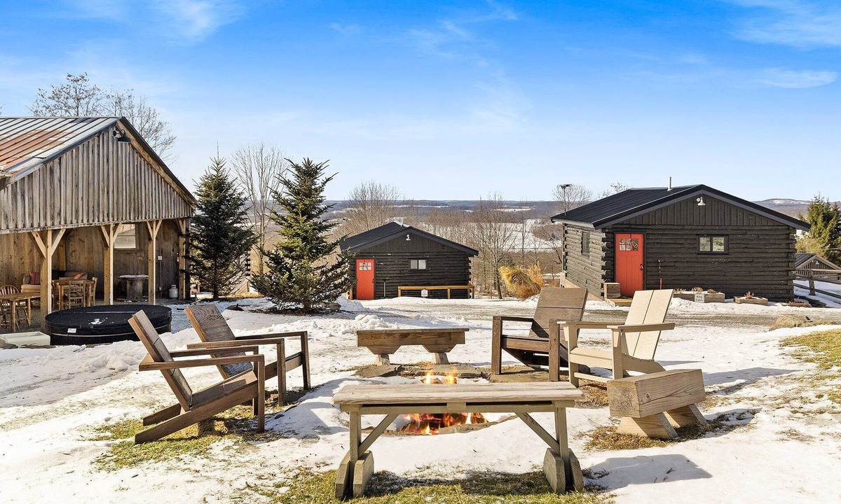 Thompson RV Rental | Peaceful Modern Cabins for Families w/Hot Tub, Firepit, Mountain Views & Trails