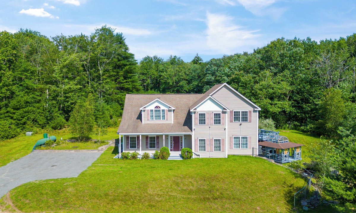 Woodridge House | Peaceful Paradise: Dream Holiday Home in Woodridge