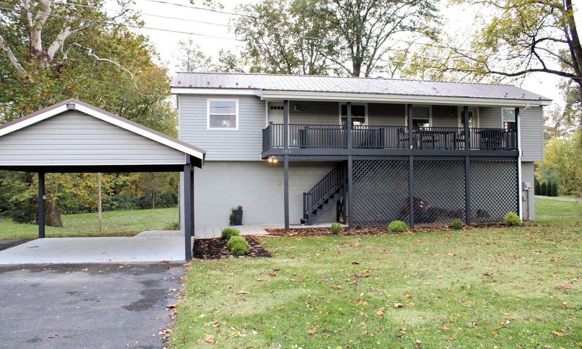Selinsgrove House | Pennside Getaway Firepit, Creek Access