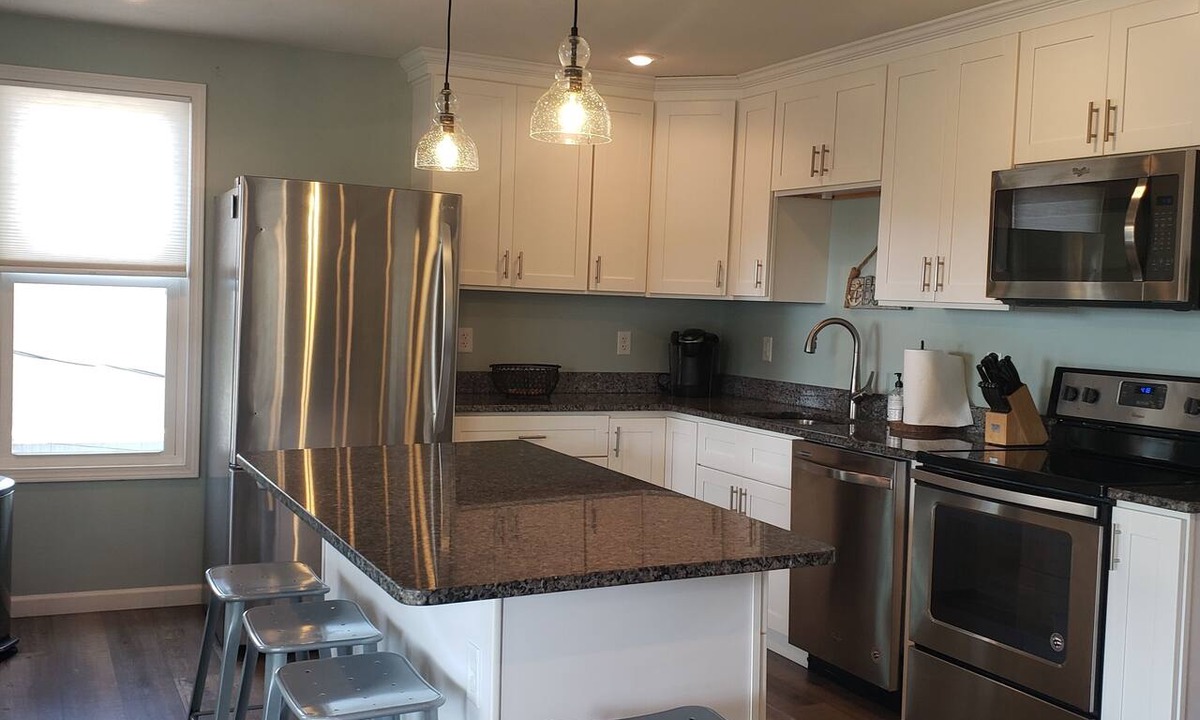 Sylvan Beach Apartment | Penthouse Suite in the heart Sylvan Beach Resort