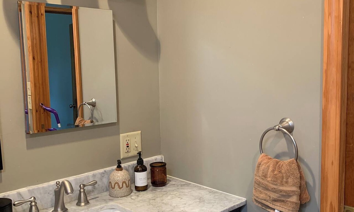 Argyle House | Pet friendly Lakefront House with hot tub and large Deck on Summit Lake