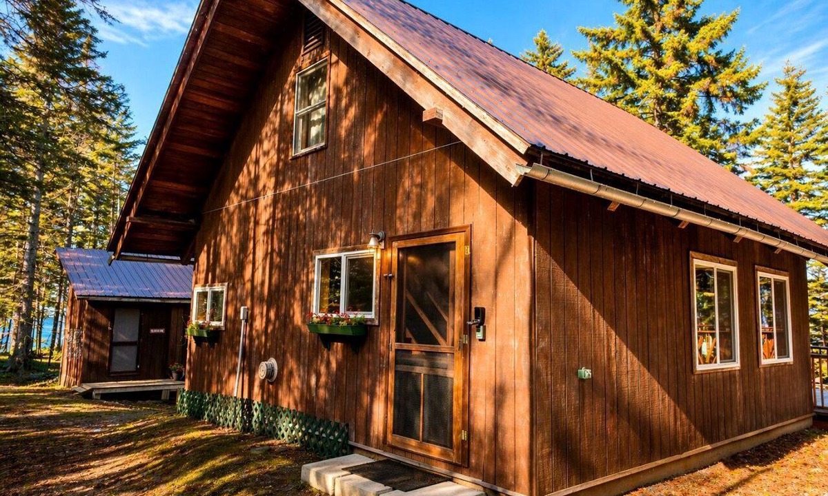 Northeast Somerset Cabin | Pet-Friendly Lakefront Cabin on Moosehead Lake with Dock Access