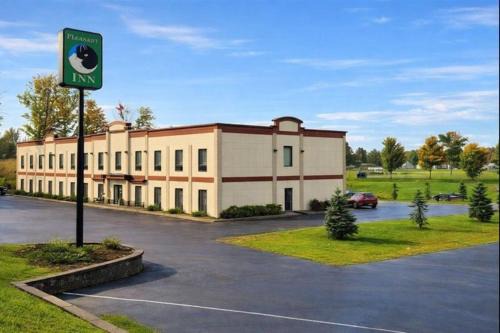 West Carthage Hotel | Pleasant Night Inn Carthage Near Fort Drum