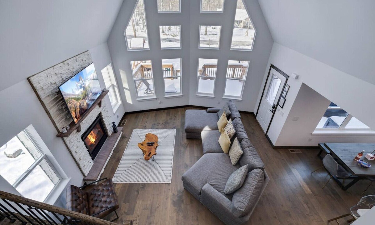 Lackawaxen House | Poconos Masthope 4BR Ski Big Bear Sauna-Lake-Pools